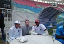 डिजिटल दौर में गुम सा हो गया मैनुअल स्कोर बोर्ड संचालन का चलन फाइल फोटो : सभी फोटो-साभार राजकुमार