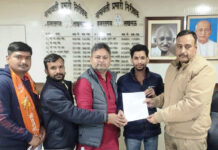 शिवसेना ने कश्मीर मामले में विभिन्न कम्पनियों के खिलाफ खोला मोर्चा