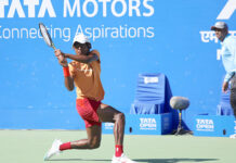 टाटा ओपन महाराष्ट्र : विश्व नंबर 15 करात्सेव पर जीत से येमेर क्वार्टर फाइनल में Sweden’s Elias Ymer during his win against the World No. 15 Aslan Karatsev in the singles second round match at Tata Open Maharashtra in Pune on Thursday