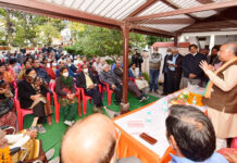 छोटी-छोटी बैठकों और घर-घर संपर्क से हो रहा आशुतोष टंडन का प्रचार