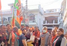 अंजनी कुमार श्रीवास्तव के पक्ष में जुटे मंत्री, महानगर अध्यक्ष व महापौर