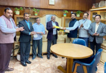 सीमैप ने रिलेक्सोमैप व सिम-केश की तकनीक की हस्तांतरित