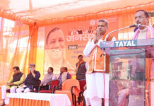 जनता को जाति धर्म के खांचे में बांटना विराेधियों का चुनावी फंडा : दिनेश शर्मा