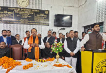 भोजपुरी समाज व रेल यूनियन पदाधिकारियों ने बृजेश पाठक का किया अभिनन्दन लखनऊ मध्य से भाजपा विधानसभा प्रत्याशी रजनीश गुप्ता के पक्ष में सभा करते युवा नेता नीरज सिंह