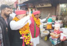 मध्य विधानसभा क्षेत्र के प्रत्याशी रविदास मेहरोत्रा ने किया जनसंपर्क