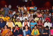 ‘द कश्मीर फाइल्स’ देखते समय वंदे मातरम, भारत माता की जय के गूंजे जयकारे