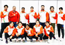 Indian men and women boxers handed contrasting draws Indian women boxers pose along with coaches ahead of 2022 Thailand Open