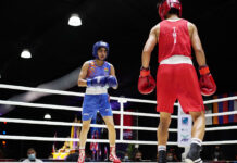 Indian Boxer Minakshi close defeat against local boxer Jutamas Jitpong