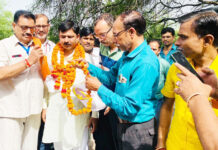 जेल से रिहा हुए हिन्दू महासभा उत्तर प्रदेश के अध्यक्ष ऋषि त्रिवेदी
