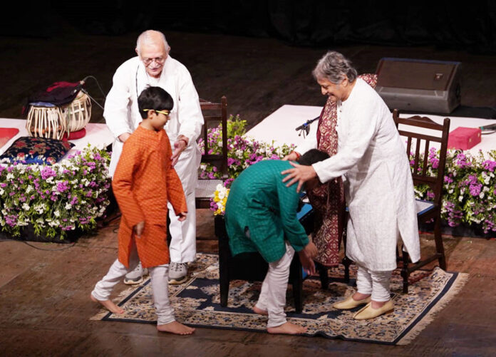 Ustad Amjad Ali Khan and his grandsons Abeer and Zohaan and Gulzar Saab at the Morning Raga concert at The Royal Opera House