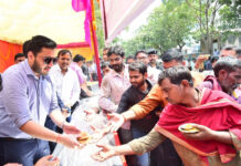 बीबीडी विराज टावर्स सहित शहर में कई जगह भंडारों की धूम