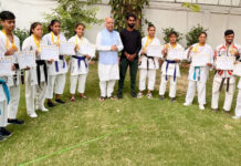 पदक विजेता कराटे खिलाड़ियों को किया गया सम्मानित