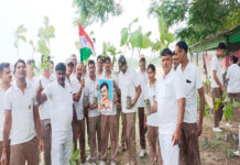 वृक्षारोपण करके अमर शहीद चंद्रशेखर आजाद को दी श्रद्धांजलि