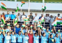 हर घर तिरंगा अभियान : केडी सिंह बाबू स्टेडियम पर किया गया ध्वज वितरण