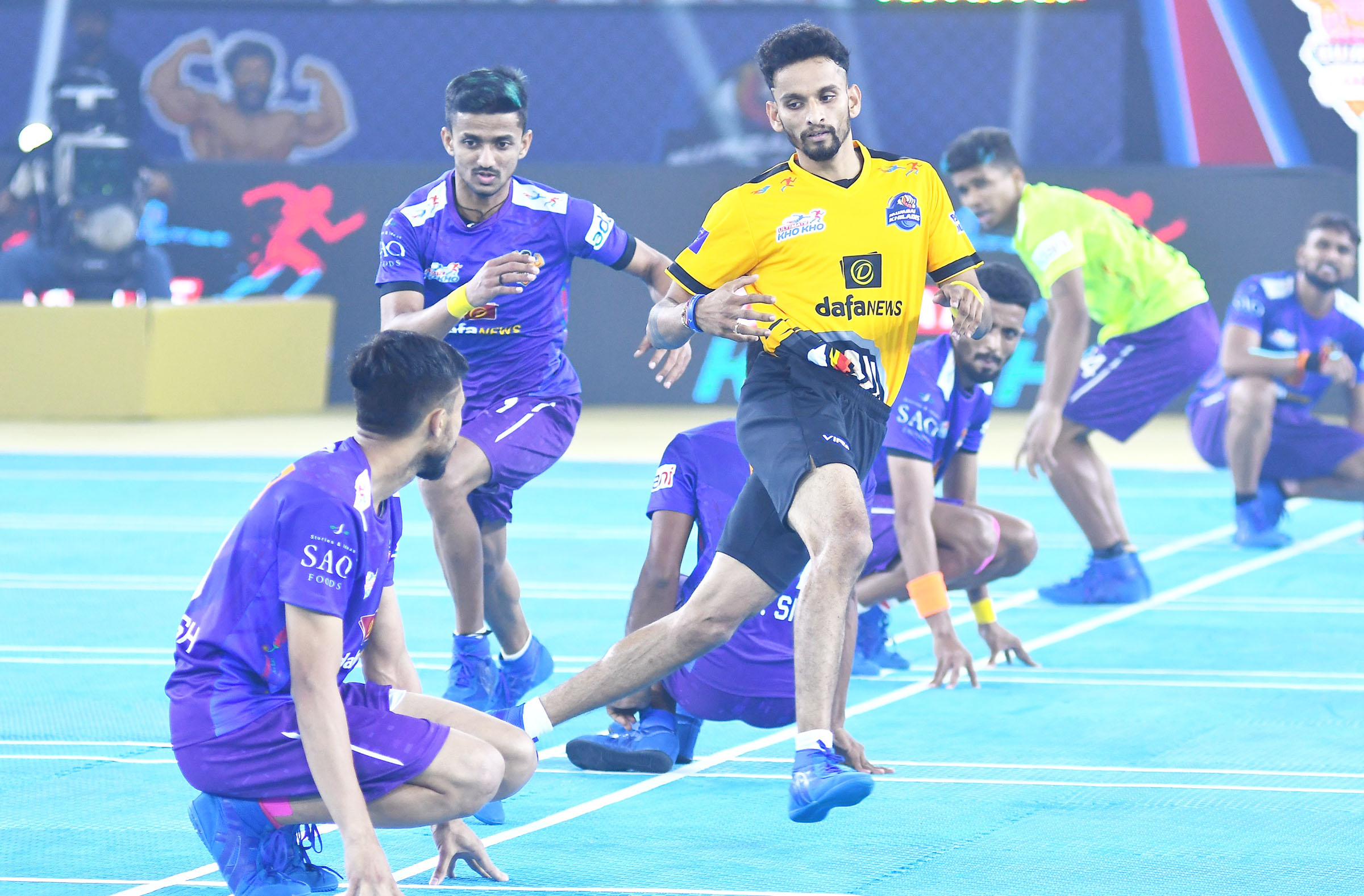 Gujarat Giants' attacker Aniket Pote (in Blue) during a Ultimate Kho Kho Season 1 match against Mumbai Khiladis in Pune on Wednesday, August 17, 2022