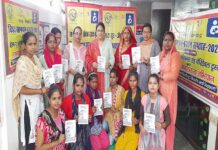 हेल्प यू ट्रस्ट ने लखनऊ के आठ अस्पतालों में बांटी 1000 “स्तनपान विवरण पुस्तिका”