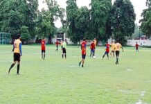 एक्स स्टूडेंट्स क्लब व स्पोर्ट्स कॉलेज ए जिला फुटबॉल लीग के सेमीफाइनल में