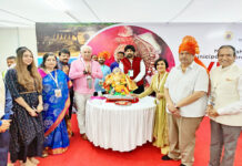 राजनीतिक हस्तियों के साथ फिल्मी दिग्गजों ने की विसर्जन के पहले गणराज की आरती