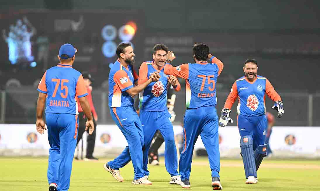 Special match played between India Maharajas and World Giants in a special inaugural match played for Legends League Cricket T20 played at Eden Gardens, Kolkata on 16/09/2022. Pic: Suman Chattopadhyay for Legends League Cricket