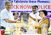 भगवान बुद्ध की अस्थियों के दर्शन को उमड़ी भीड़