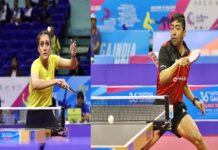 शरथ कमल पीठ की चोट के चलते रिटायर्ड, साथियान, मनिका व हरमीत सेमीफाइनल में शॉट खेलते मनिका बत्रा (बाएं) व हरमीत देसाई (दाएं)