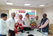 पैरामेडिकल कर्मियों की मांगों पर विचार के लिए प्रमुख सचिव ने दिया आश्वासन