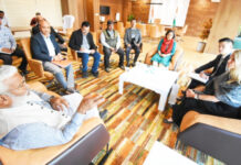 जल शक्ति मंत्री से मिला आस्ट्रेलियाई प्रतिनिधिमण्डल, परखी यूपी में निवेश की संभावना