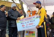 लाइफ केयर लखनऊ की टीम शहीद मेजर अमिय त्रिपाठी क्रिकेट के सेमीफाइनल में
