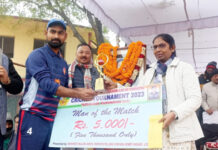 मेजबान आजाद स्पोर्ट्स क्लब फाजिलनगर की फाइनल में एंट्री