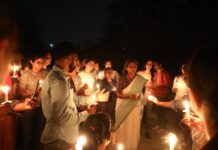 “सतर्क रहें, सुरक्षित रहें” की थीम पर कैंडल वॉक के साथ महिला सुरक्षा का संदेश
