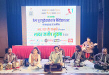 जहां ख़ामोश रहना था वहां इज़हार कर बैठे, वहां ख़ामोश बैठे हैं जहां इज़हार होना था