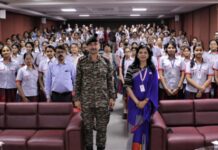 कर्नल जोशी ने स्टूडेंट्स को एनसीसी से जुड़े सवालों के दिए जवाब