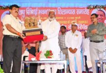 किसानों के हितों के प्रति योगी सरकार कटिबद्ध : स्वतंत्र देव सिंह