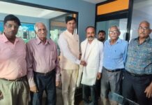 यूपी रोइंग एसोसिएशन ने एमएलसी पवन सिंह चौहान को किया सम्मानित
