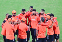 इकाना स्टेडियम में भारतीय टीम ने मैदान पर खूब की प्रैक्टिस, कल पहुंचेगी इंग्लैंड