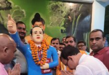 महानगर अध्यक्ष आनंद द्विवेदी ने अनुसूचित बस्ती में गिनाई भाजपा सरकार की योजनाएं