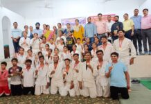 खालसा इंटर कॉलेज और जनता गर्ल्स इंटर कॉलेज को पहला स्थान