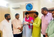 नगर विकास व ऊर्जा मंत्री एके शर्मा से मिले ट्रांसगोमती जन कल्याण महासमिति के पदाधिकारी