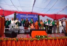 रेल मंत्री अश्विनी वैष्णव ने मऊ-लोकमान्य तिलक टर्मिनस-मऊ के मध्य नई गाड़ी का किया शुभारम्भ