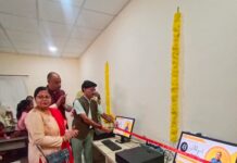 अभिजीत फाउंडशेन ने भेंट किये कम्प्यूटर