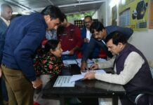 ऊर्जा मंत्री एके शर्मा के सख्त निर्देश, सरोसा फतेहगंज, विद्युत वितरण खण्ड के एसडीओ अमन तिवारी को किया गया निलम्बित