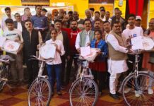 ग्राम भौकापुर में लगा 52वां ‘आपका विधायक-आपके द्वार’ 4 मेधावियों का सम्मान