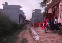 अधूरी सड़क के निर्माण कार्य को पूरा करने की मांग