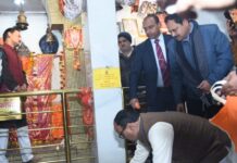 पीएम मोदी का आवाहन, लखनऊ के मन्दिरों में स्वच्छता अभियान की शुरुआत