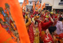 रामनगरी में महिलाओं ने निकाली ‘जल कलश यात्रा’