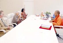 सीएम योगी से सीएमएस संस्थापिका डा. भारती गाँधी ने की शिष्टाचार भेंट