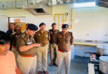 जिला कारागार प्रयागराज का डीजी कारागार एसएन साबत ने किया निरीक्षण