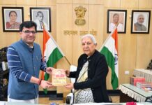 राज्यपाल आनंदीबेन पटेल से राज्यमंत्री (स्वतन्त्र प्रभार) नितिन अग्रवाल ने की शिष्टाचार भेंट