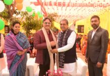 छात्रों के बीच जाना उन्हें प्रेरित व प्रोत्साहित करना मेरा प्रमुख कर्तव्य : डॉ. राजेश्वर सिंह