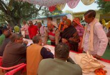 डॉ राजेश्वर सिंह युवाओं को कर रहे प्रेरित, ग्राम बेंती के 4 मेधावियों को साइकिल, युवाओ को दी स्पोर्ट्स किट